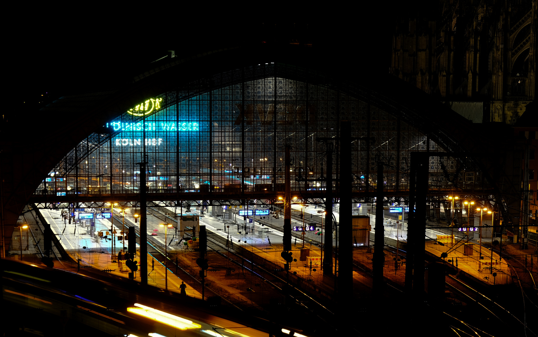 Kölner Hbf am späten Abend