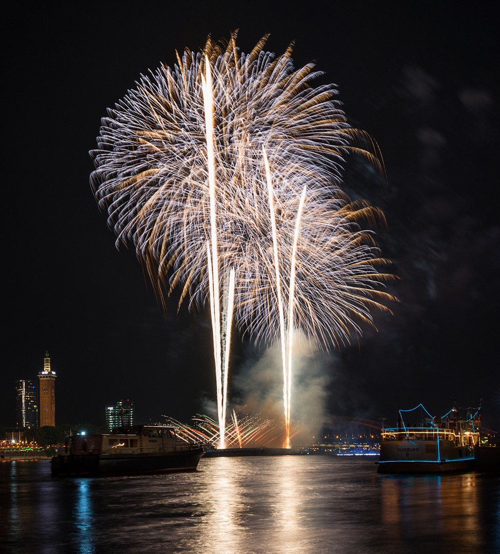 Kölner Lichter 2013 - 1