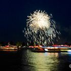 Kölner Lichter 2013 - Einfahrt der Schiffe vor dem Feuerwerk -2