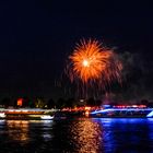 Kölner Lichter 2013 - Einfahrt der Schiffe vor dem Feuerwerk -3
