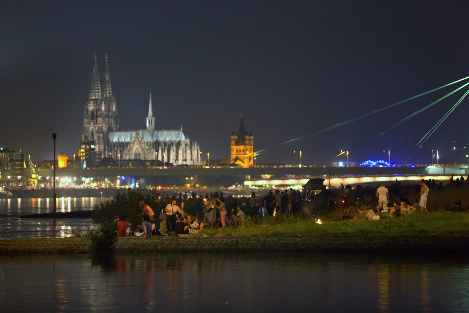 Kölner Lichter 2014 Party People