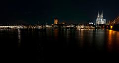 Kölner Panorama bei Nacht