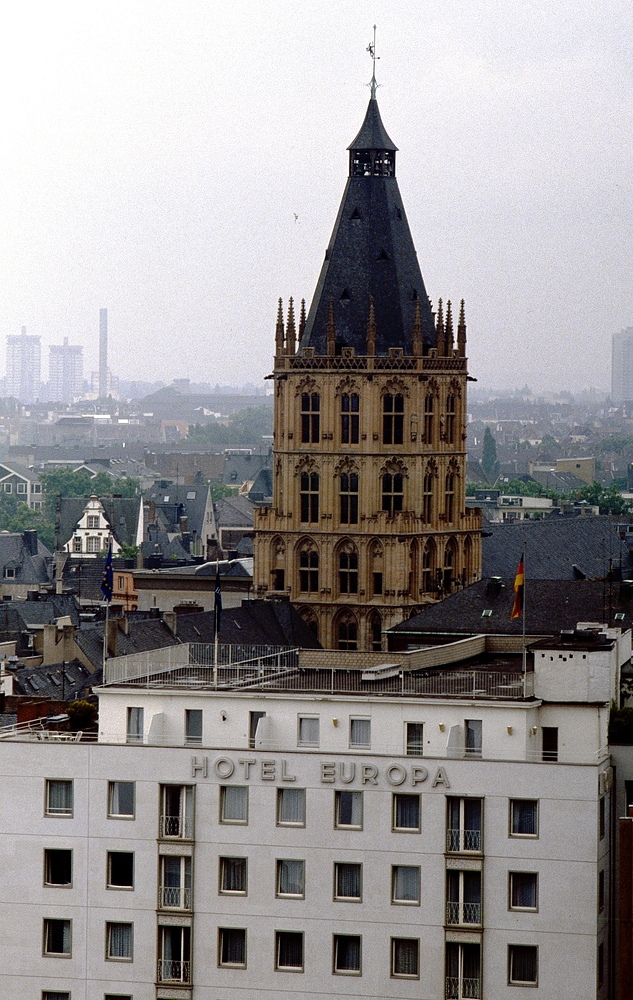 Kölner Rathaus vom Kölner Dom aus fotografiert