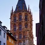 Kölner Rathausturm abends