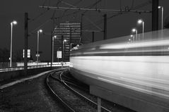 Kölner S-Bahn bei Nacht