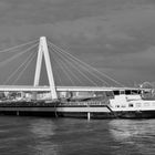 Kölner Severinsbrücke B&W