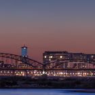 Kölner Skyline im Panorama, kurz nach Sonnenuntergang