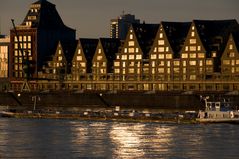 Kölner Speicherstadt am frühen Morgen