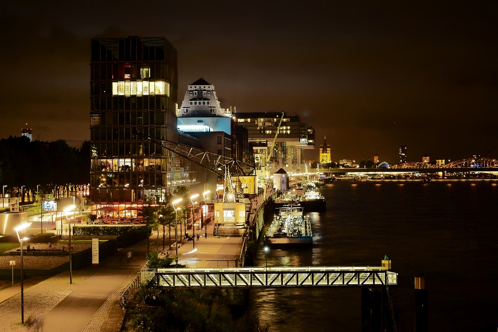 Kölner Süden bei Nacht