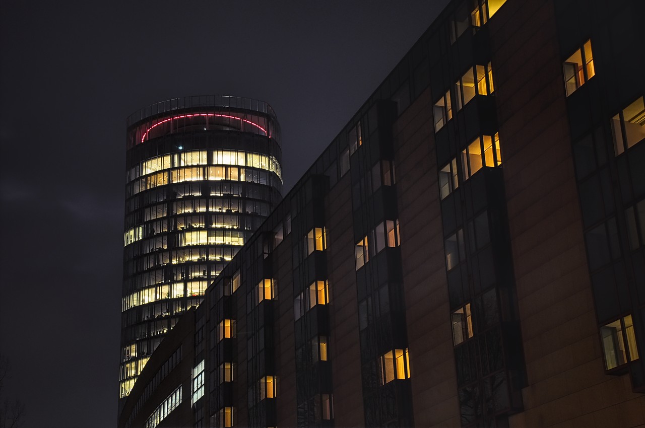 Kölner Triangel bei Nacht