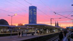 Kölner Triangle Tower im Abendrot