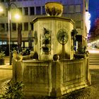 Kölner Zeitungsbrunnen am Abend