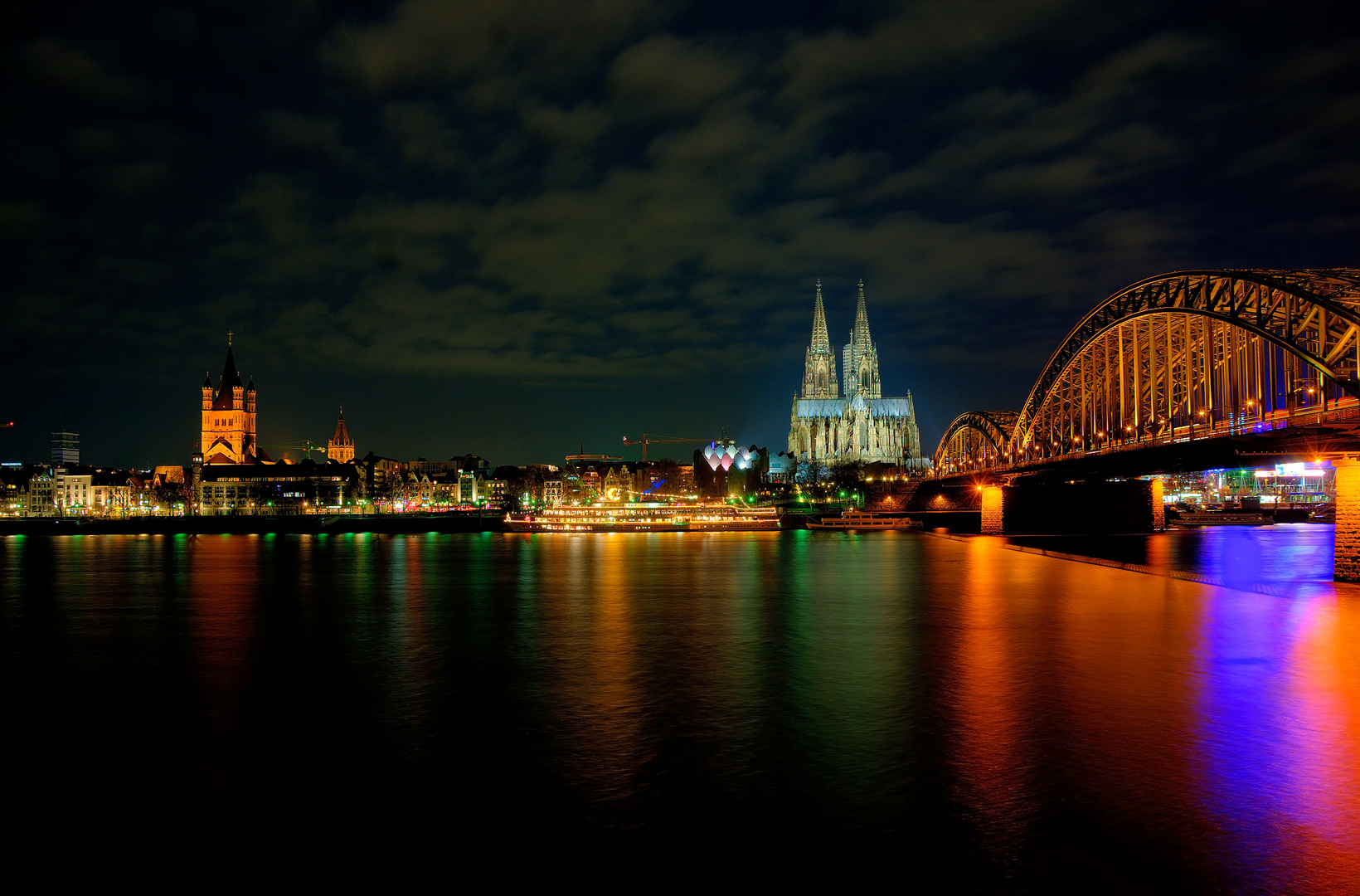 Kölnpanorama bei Nacht