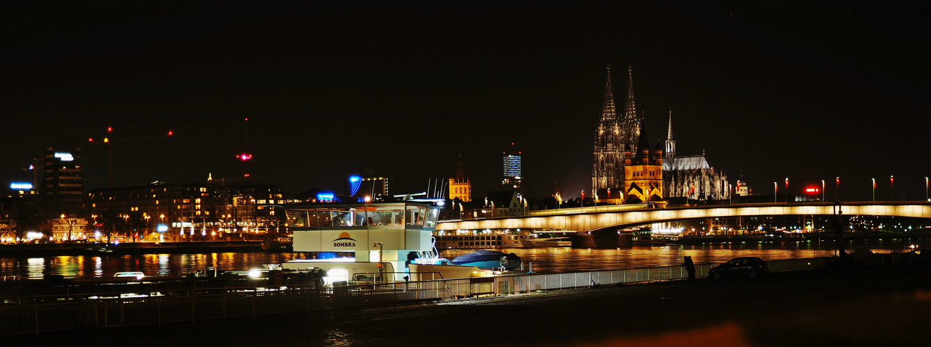 Kölnpanorama bei Nacht