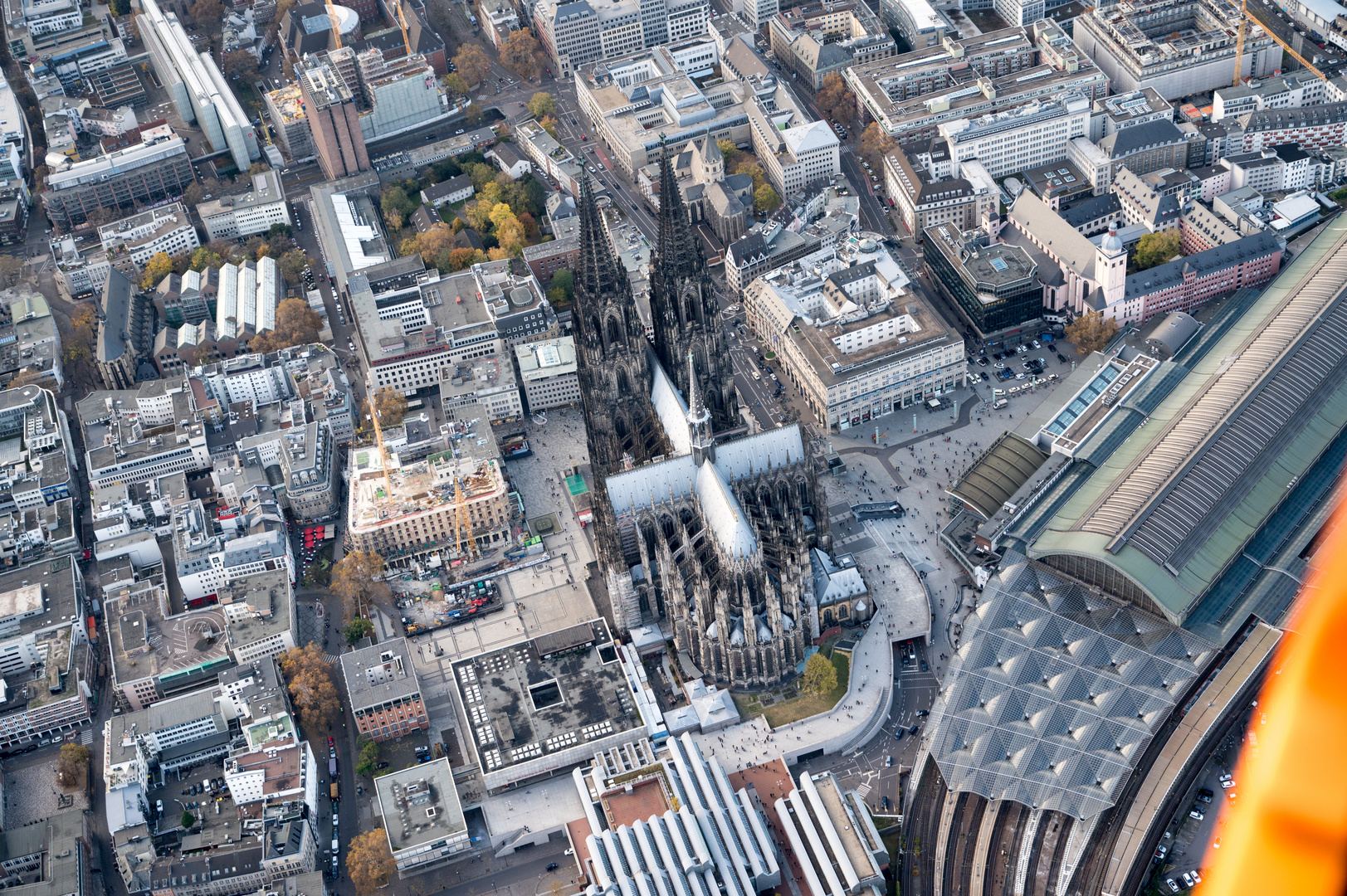 Köln's Mittelpunkt - der Dom   (10)