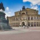 König Johann von Sachsen vor der Oper