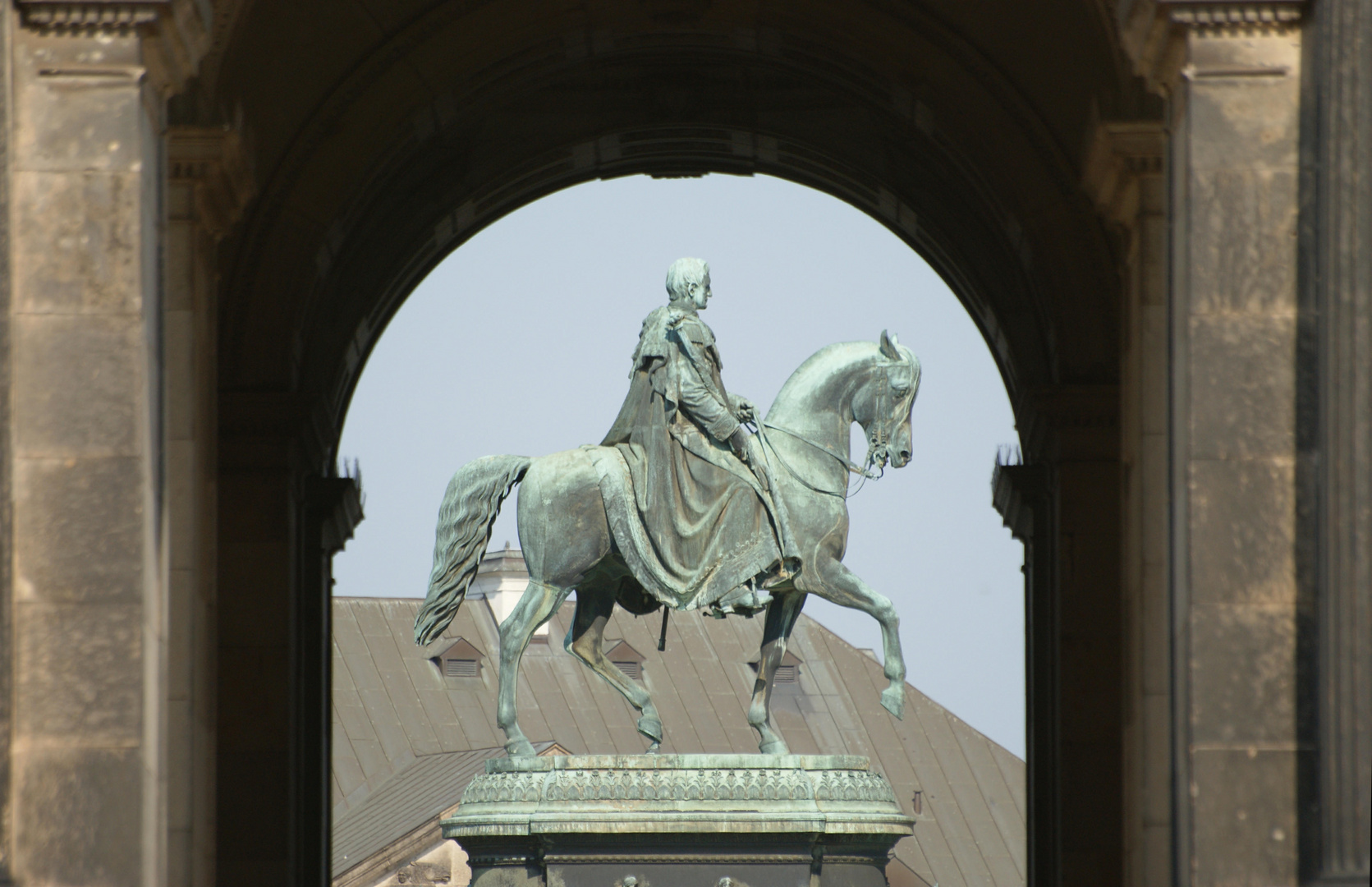 König Johann von Sachsen vor der Semperoper