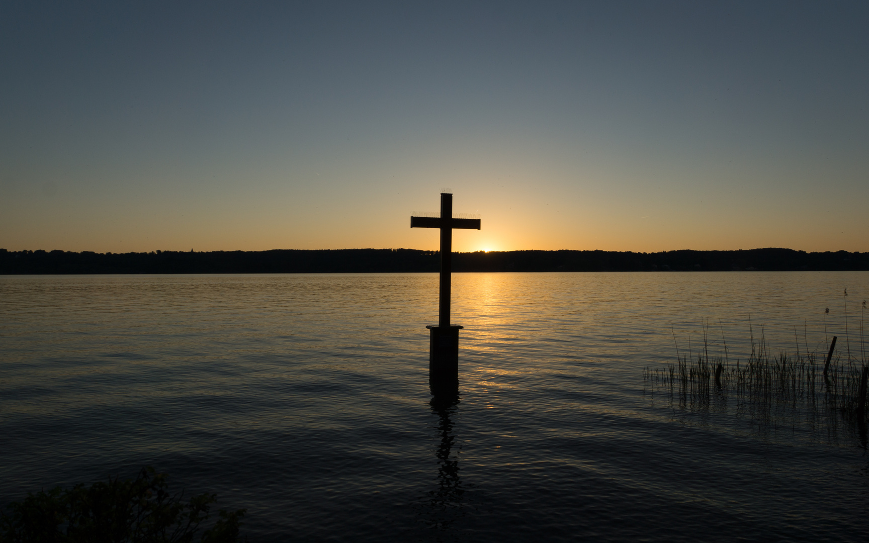 König Ludwig II, König von Bayern. Sterbestelle mit Kreuz im Starnberger See