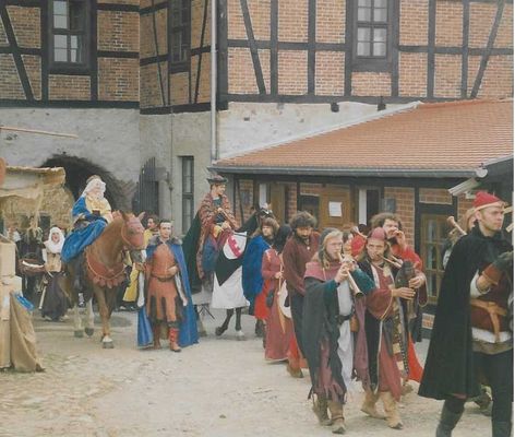 Königin Mathilde kommt