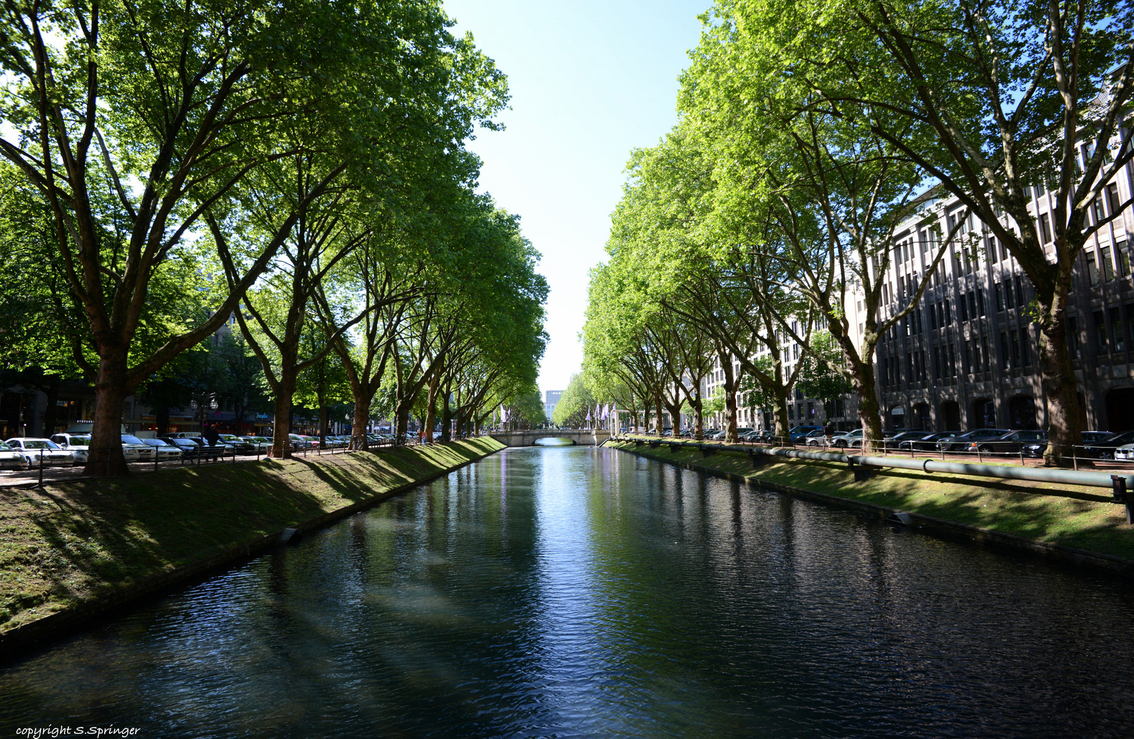 Königsallee mit Blick auf den Kögraben....