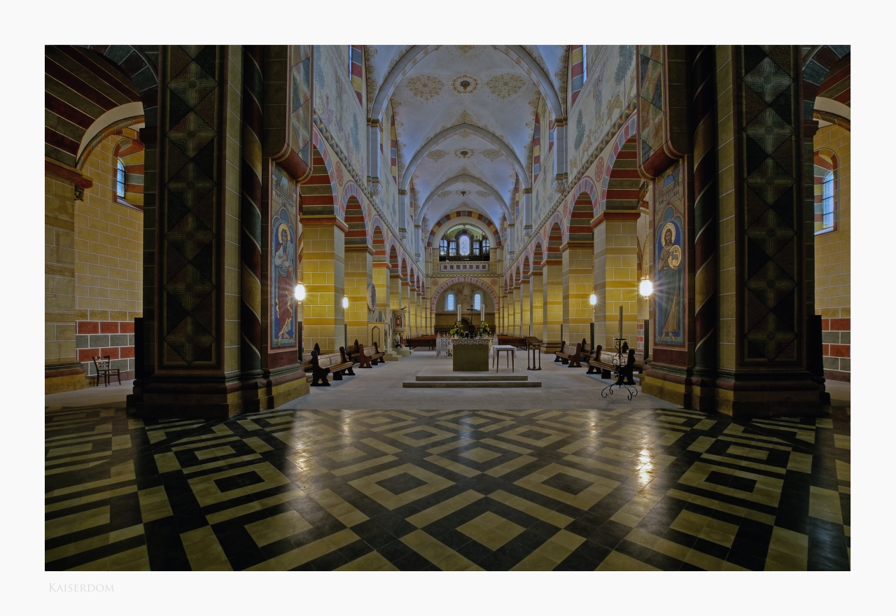 Königslutter - Stiftskirche St. Peter und Paul  " Kaiserdom, mit Blick zur Orgel "