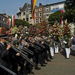 Königsparade auf dem Marktplatz in Neuss