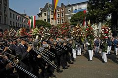 Königsparade auf dem Marktplatz in Neuss