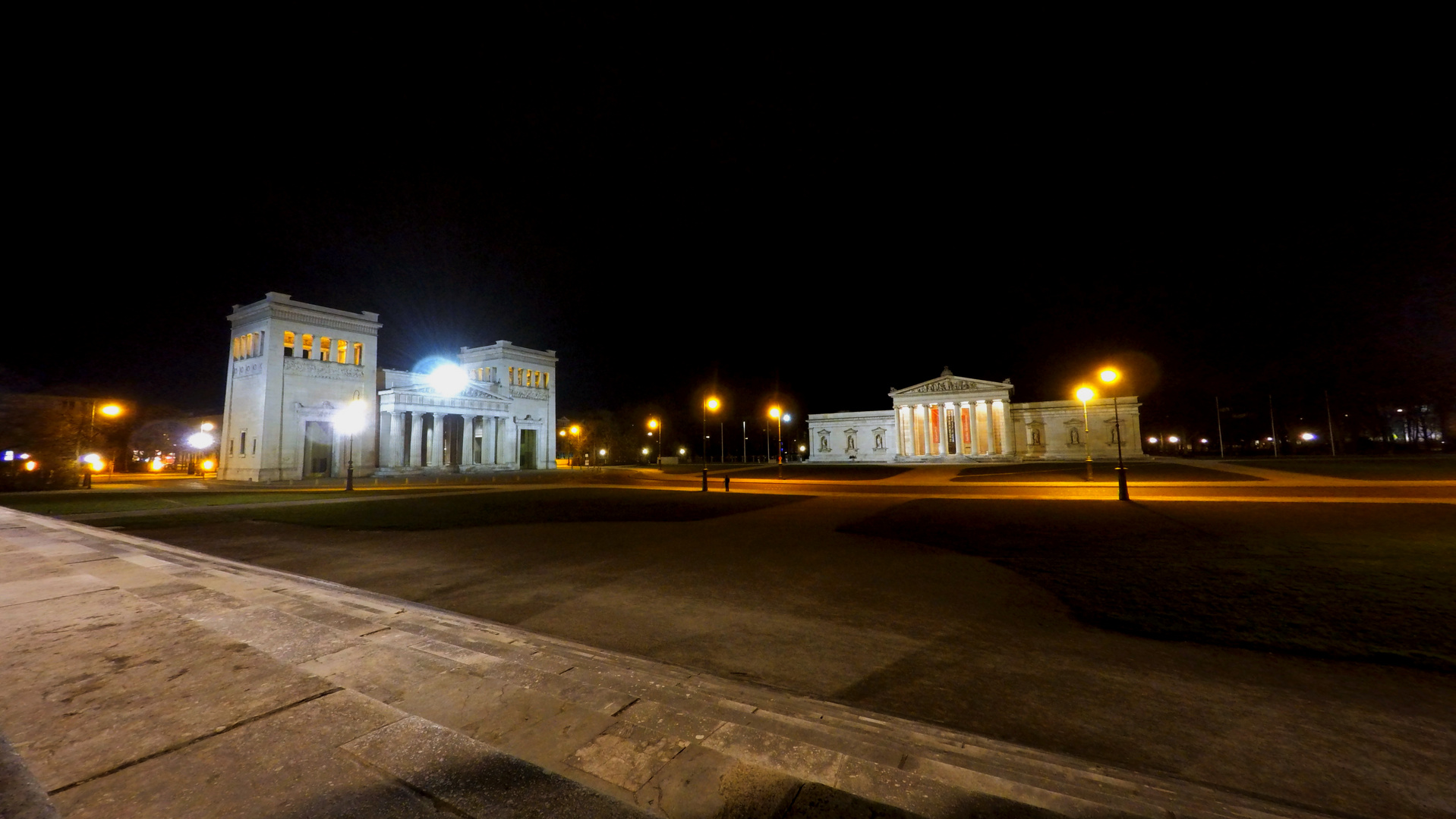 Königsplatz bei Nacht