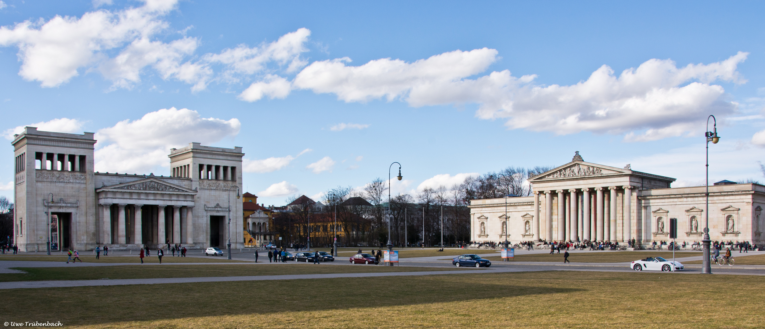 Königsplatz mit Propyläen und Glyptothek