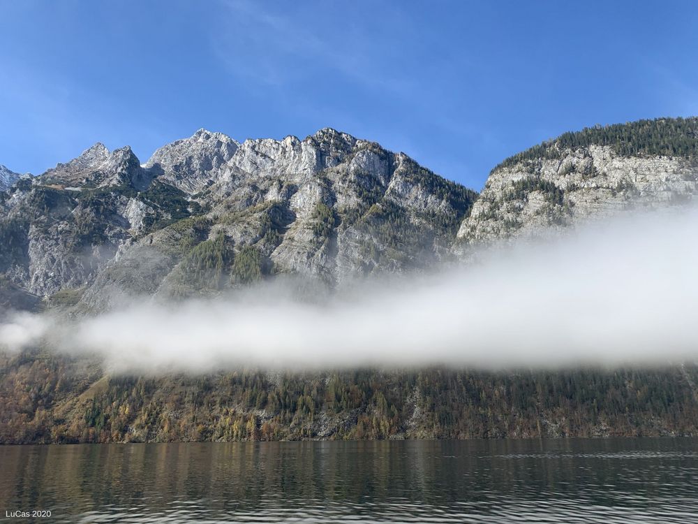 Königssee mit tiefstehenden Wolken