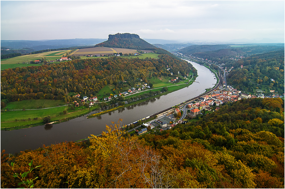 Königstein liegt linkselbisch ...