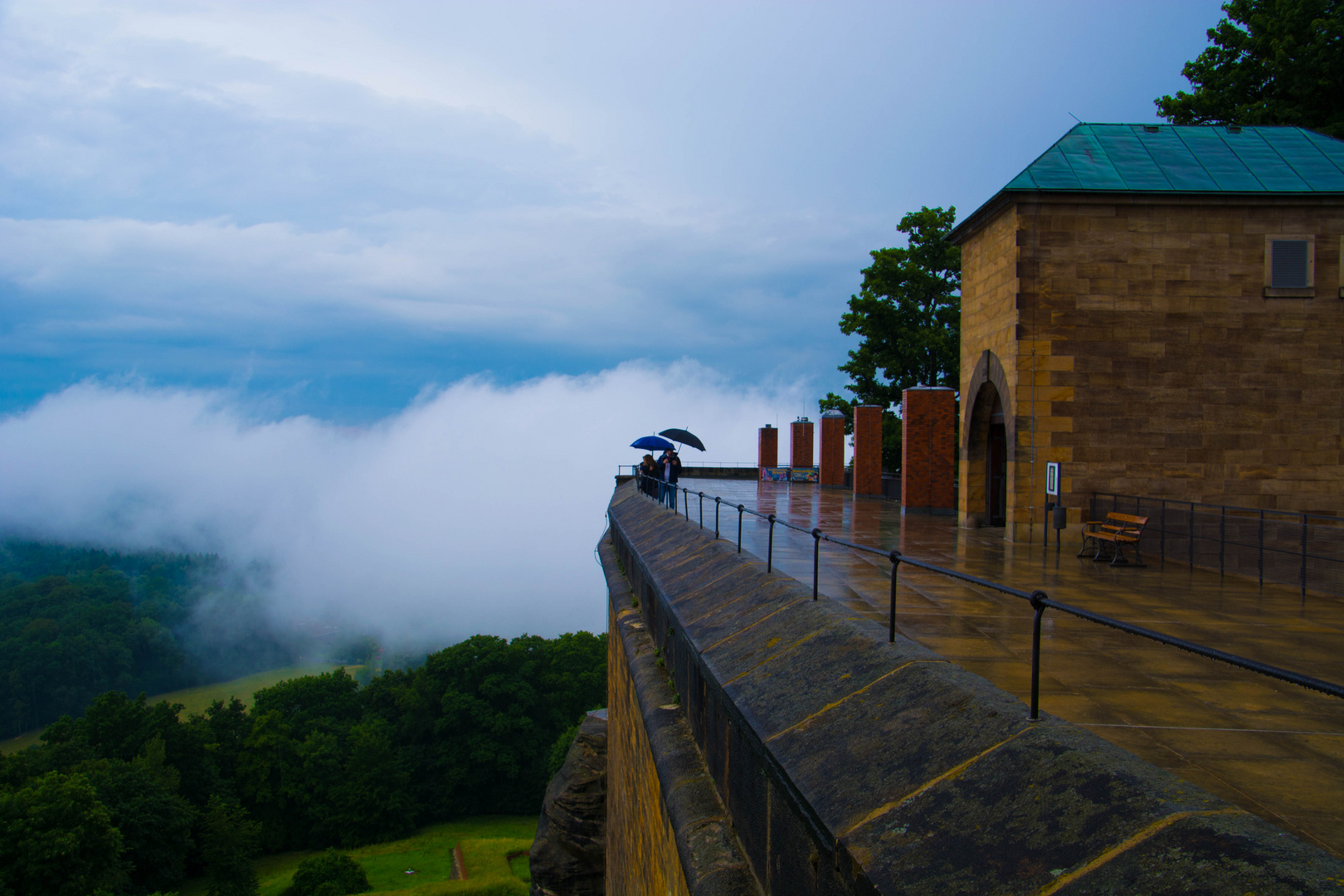 Königstein und Blick durch die Wolken