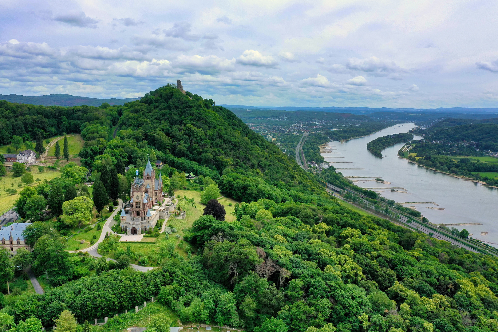 Königswinter,Drachenfels & Schloss Drachenburg