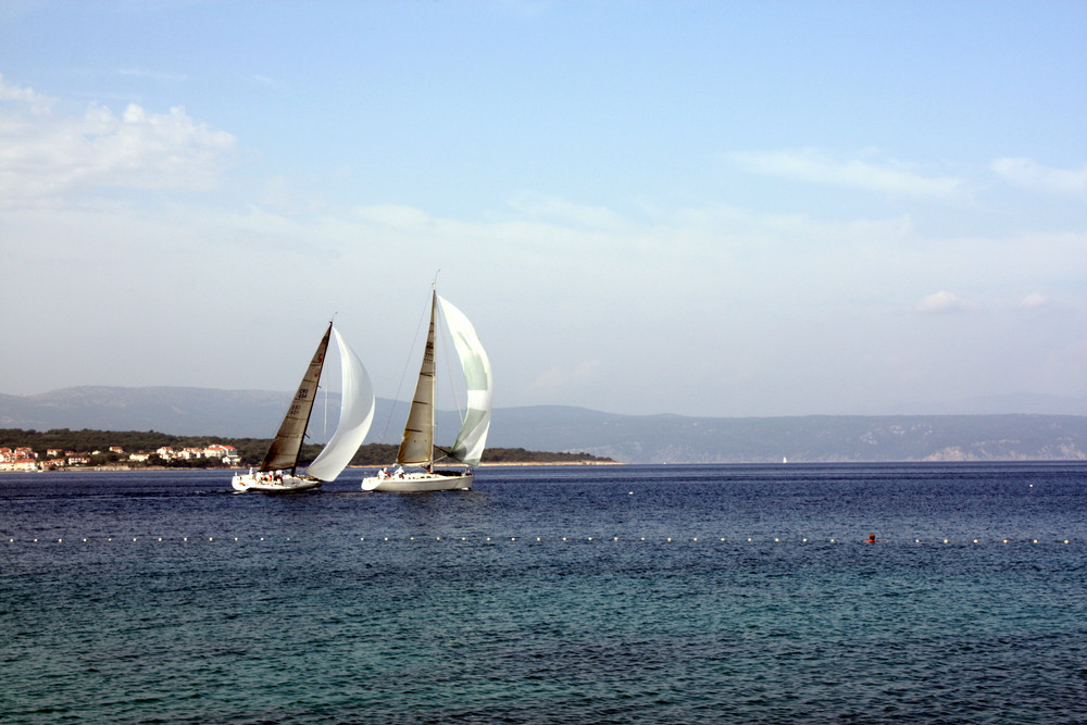 könnte ein Motiv von Hopper sein - war aber eine reale Regatta in Malinska auf Krk