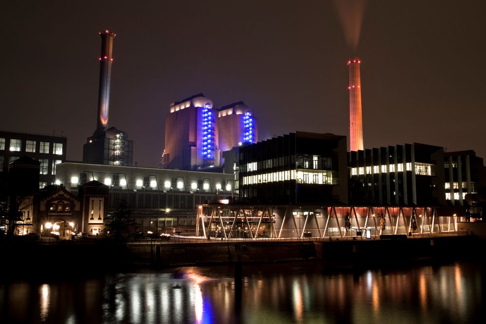 Kohlekraftwerk Westhafen Frankfurt bei Nacht