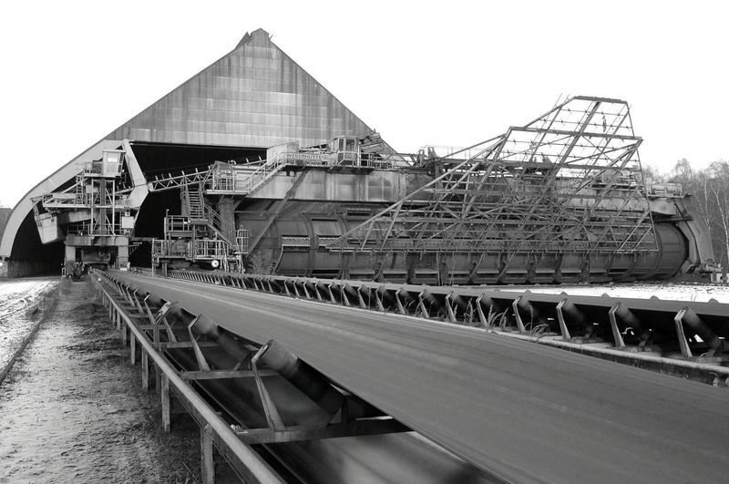 Kohlenmischhalle mit Absetzer