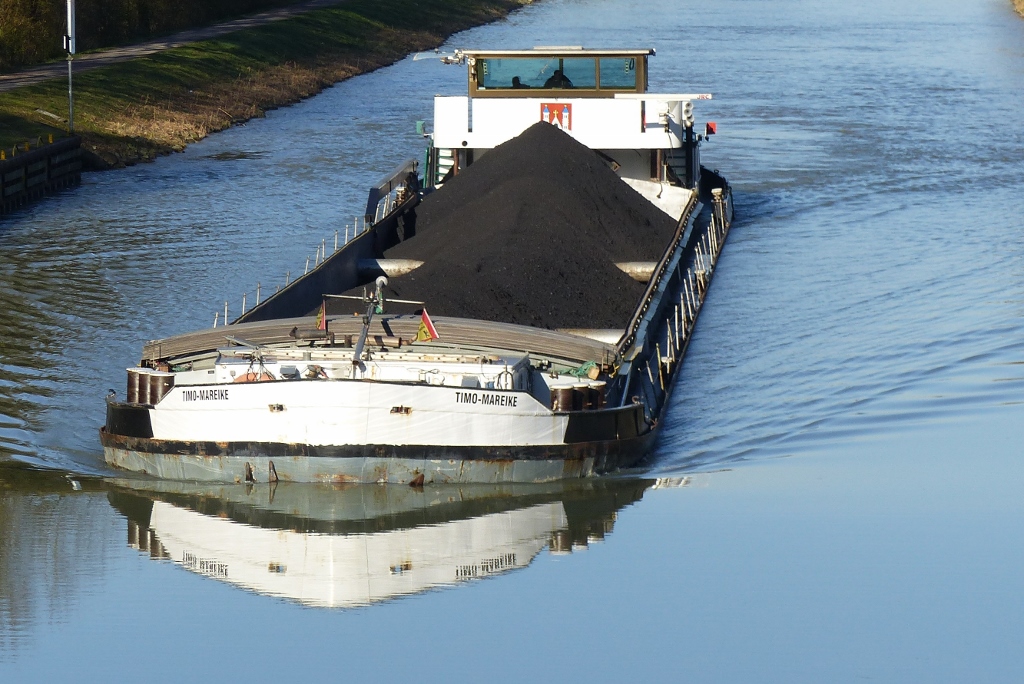 Kohleschiff auf dem Datteln-Hamm-Kanal