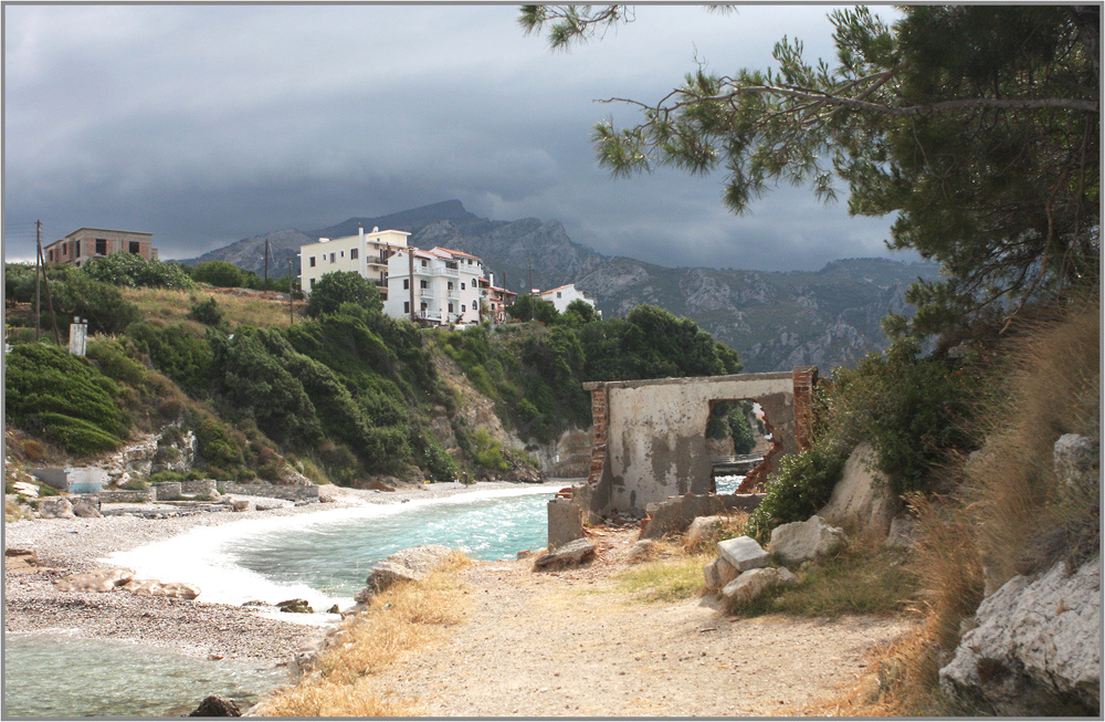 Kokkari auf Samos: magisch bewölkt ... ;-)