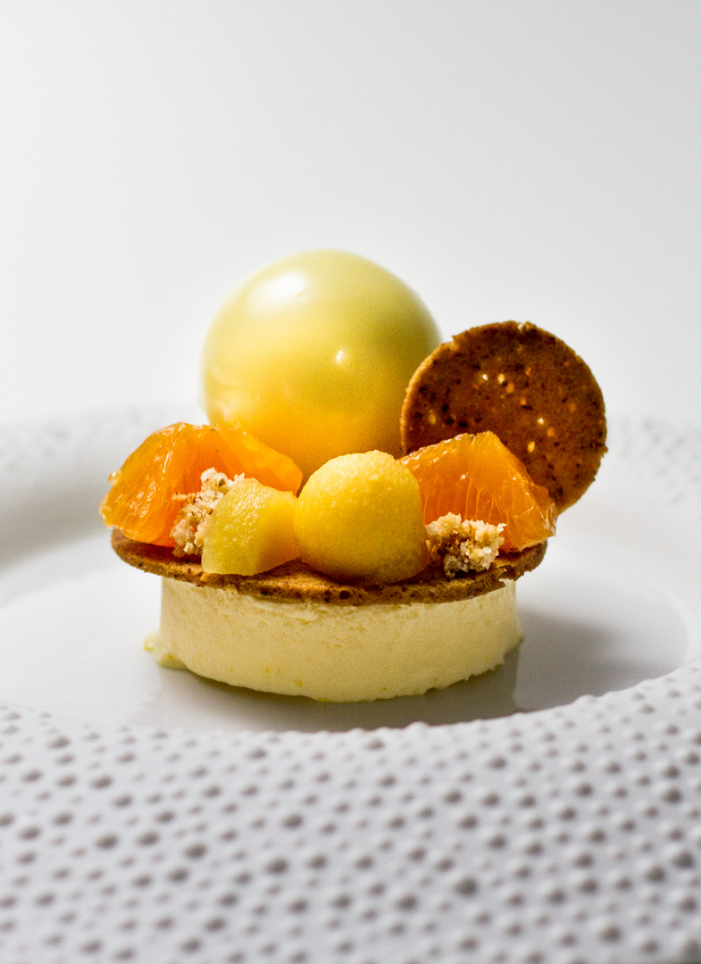 Kokosplanet mit Quitte, Mandarine und Mascarponeparfait