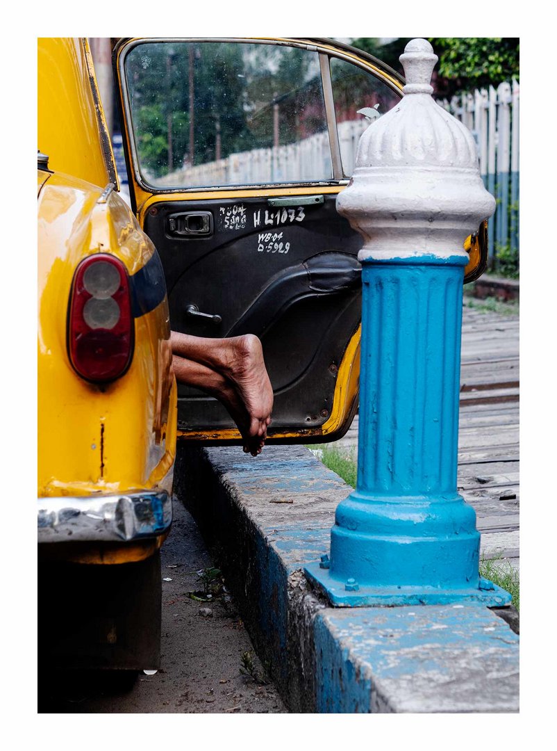 Kolkata - auch ein Taxifahrer braucht mal Pause