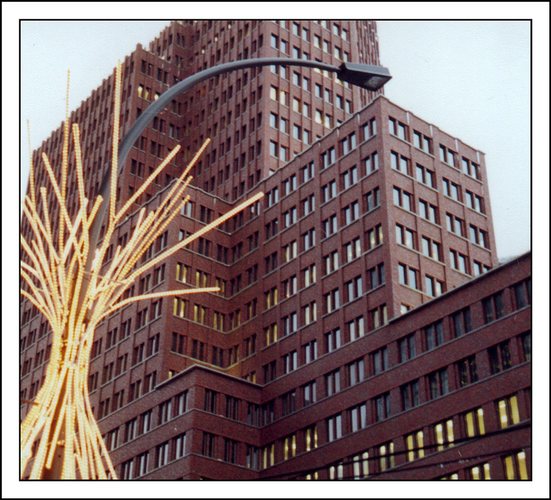 Kollhoff-Haus am Potsdamer Platz (1/4)