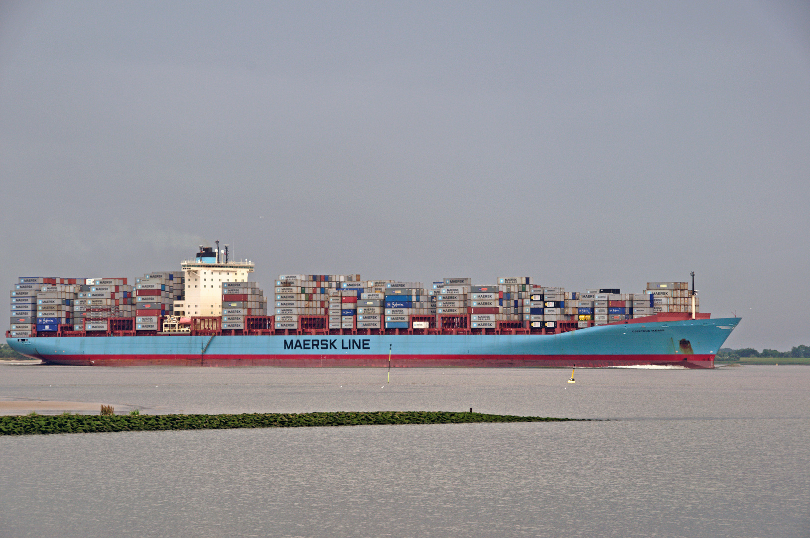 Kollmar Elbe Containerschiff