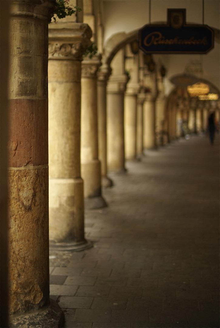 Kolonnade, Säulengang