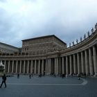 Kolonnaden Berninis am Petersplatz in Rom