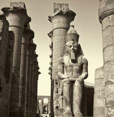 Kolossale Sitzfigur Ramses´ II