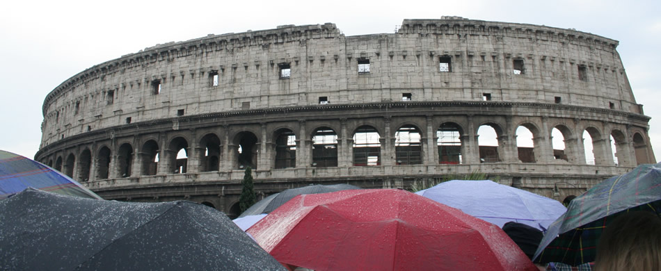 Kolosseum im Regen