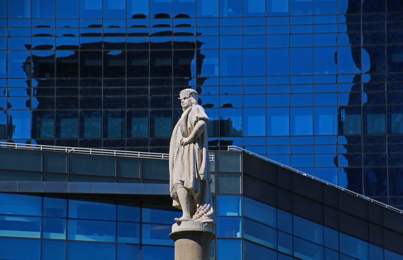 Kolumbus- Statue