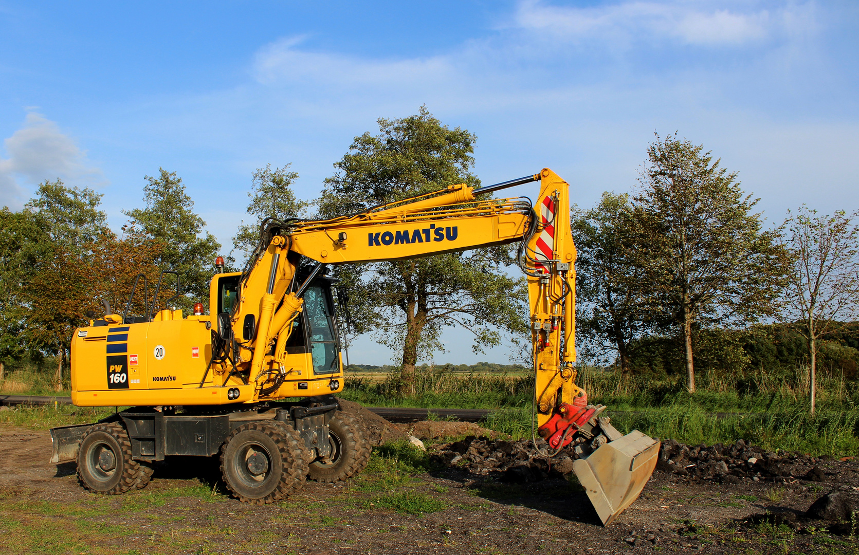 KOMATSU Foto & Bild sommer, himmel, gelb Bilder auf