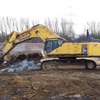 Komatsu PC750SE -7 von Abbruch Landwehr...