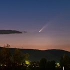 Komet Neowise am Abendhimmel